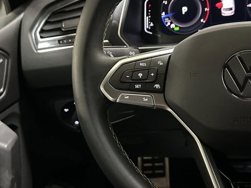 Certified 2023 Volkswagen Tiguan SEL R-Line image 30