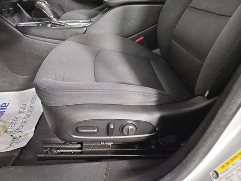 Used 2016 Chevrolet Malibu LT FWD image 28