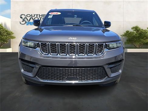 Used 2025 Jeep Grand Cherokee Laredo X image 8
