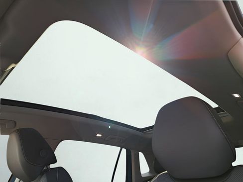 New 2025 Volkswagen Tiguan SE AWD/4WD image 34