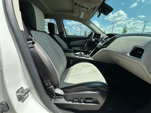 Used 2017 Chevrolet Equinox Premier w/ Enhanced Convenience Package FWD image 17