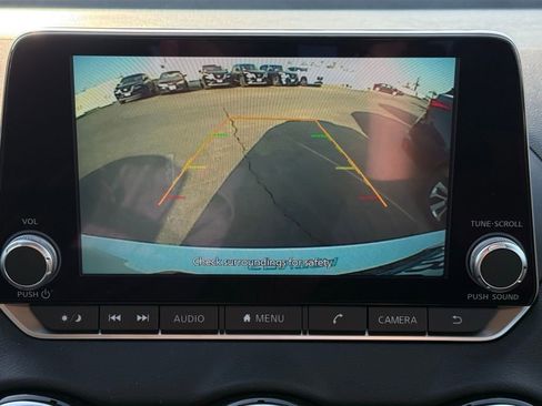 Certified 2025 Nissan Sentra SR w/ Midnight Edition image 31