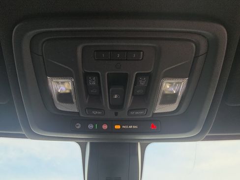 Used 2021 GMC Sierra 1500 AT4 w/ AT4 Premium Package AWD/4WD image 30
