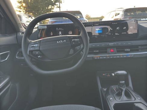 Used 2025 Kia K4 image 11