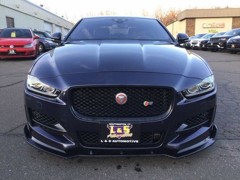 Used 2018 Jaguar XE R-Sport image 2
