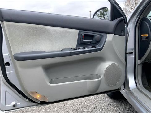 Used 2005 Kia Spectra LX image 21