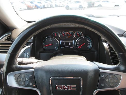 Used 2019 GMC Yukon XL SLT w/ Open Road Package AWD/4WD image 32