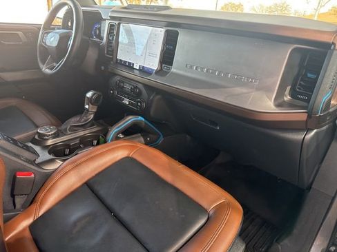 Used 2023 Ford Bronco Outer Banks image 12