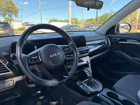 Used 2025 Kia Seltos S image 22
