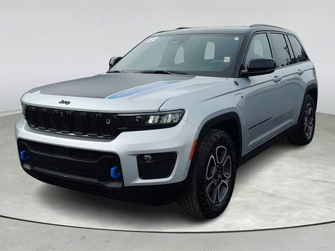 Used 2022 Jeep Grand Cherokee Trailhawk w/ Advanced Protech Group II image 3