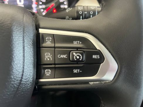 Used 2025 Jeep Compass Limited AWD/4WD image 35