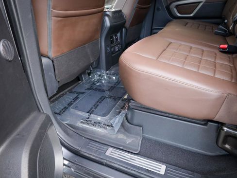 Used 2022 Nissan Titan Platinum Reserve image 31