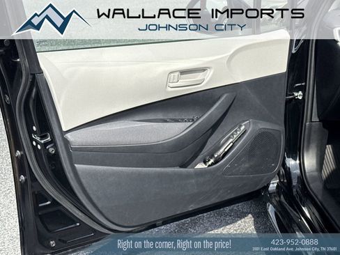 Used 2025 Toyota Corolla LE FWD image 13