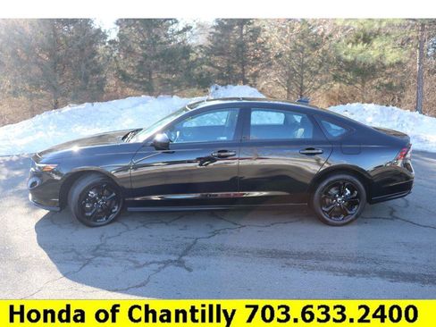 Certified 2025 Honda Accord SE image 4