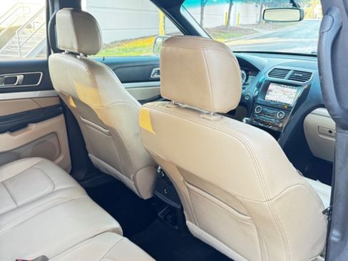 Used 2016 Ford Explorer XLT w/ Equipment Group 202A image 16