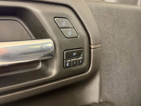 Used 2023 GMC Sierra 2500 AT4 w/ AT4 Premium Plus Package AWD/4WD image 18