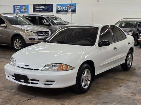Used 2002 Chevrolet Cavalier Sedan FWD image 2