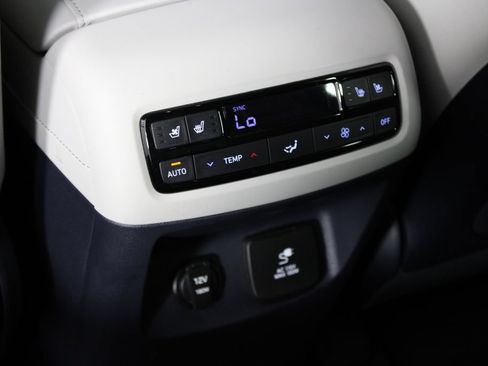 Used 2024 Hyundai Palisade Calligraphy FWD image 25