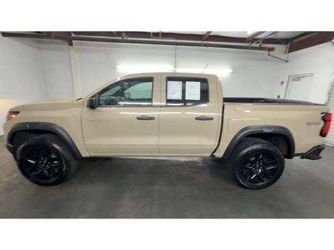 Used 2024 Chevrolet Colorado Trail Boss w/ Technology Package AWD/4WD image 5