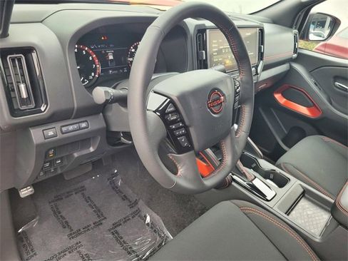 Used 2025 Nissan Frontier PRO-4X w/ Black Accent Package image 12