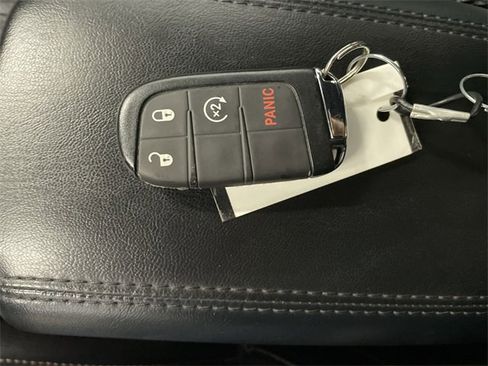 Used 2024 Jeep Compass Limited image 31