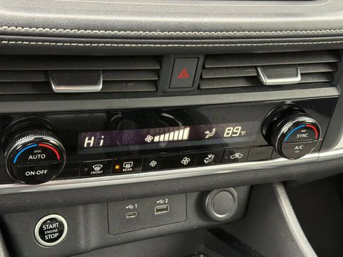 Used 2022 Nissan Rogue SV AWD/4WD image 20