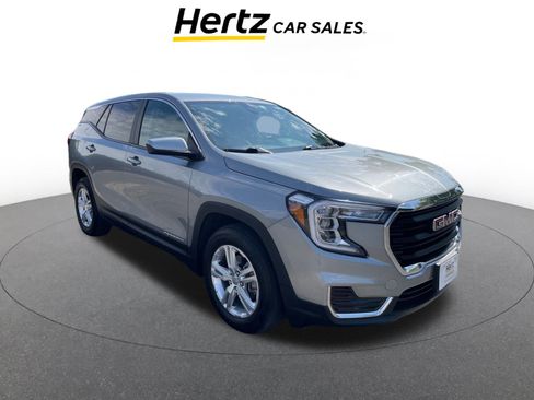 Used 2024 GMC Terrain SLE image 1