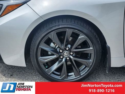 Used 2025 Toyota Corolla SE w/ SE Premium Package FWD image 14
