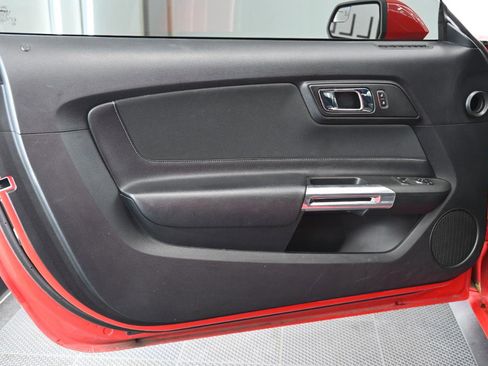 Used 2016 Ford Mustang GT RWD image 14