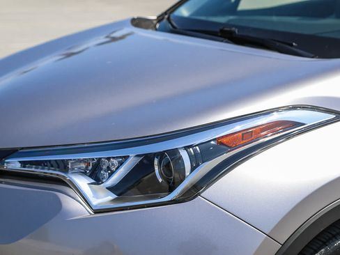 Certified 2019 Toyota C-HR XLE FWD image 8