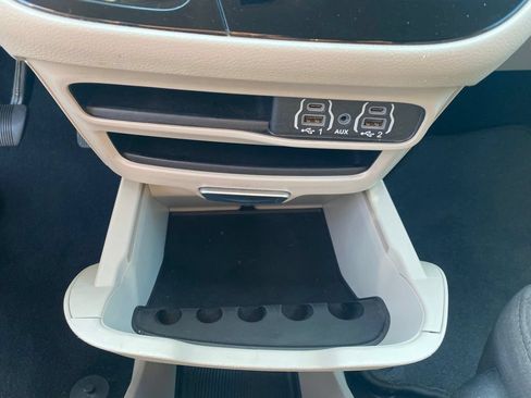 Used 2023 Chrysler Voyager LX FWD image 18