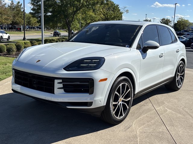 Used 2024 Porsche Cayenne AWD/4WD image 11