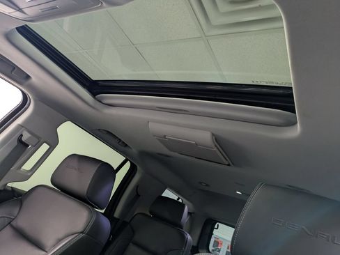 Used 2019 GMC Yukon Denali w/ Open Road Package AWD/4WD image 21