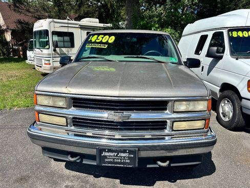 Used 1999 Chevrolet Suburban 4WD w/ Preferred Equipment Group 3 image 3