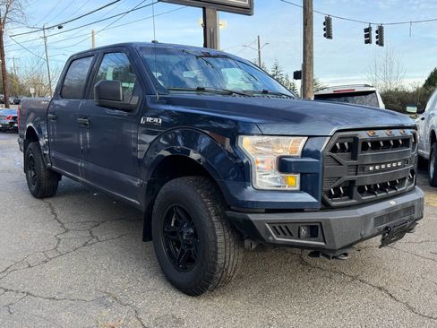 Used 2015 Ford F150 XLT w/ Trailer Tow Package image 8