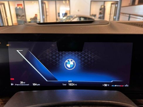 Used 2024 BMW X7 xDrive40i w/ Premium Package image 13