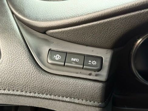 Used 2018 Cadillac Escalade Premium Luxury image 37