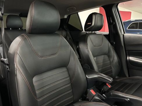 Used 2020 Nissan Kicks SR w/ SR Premium Package FWD image 30