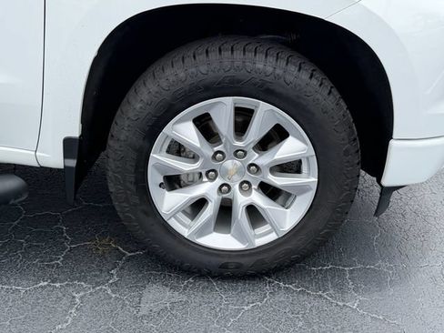 Used 2022 Chevrolet Silverado 1500 Custom RWD image 9