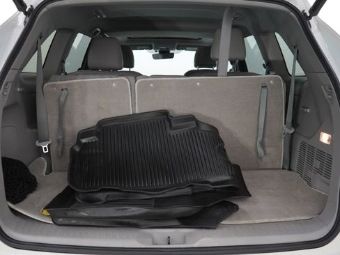 Used 2019 Toyota Highlander XLE FWD image 20