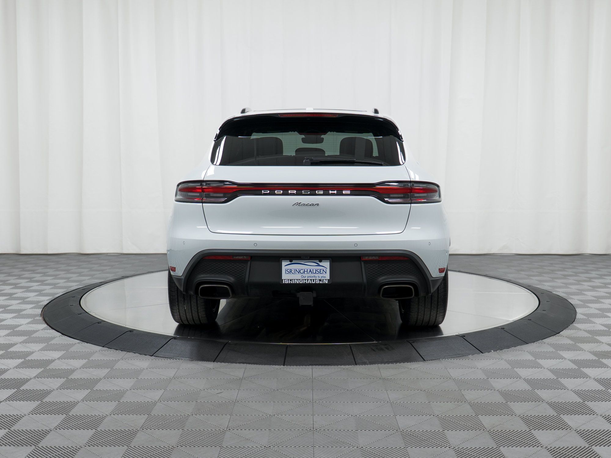 Certified 2023 Porsche Macan AWD/4WD image 6