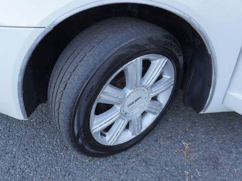 Used 2008 Lincoln MKZ image 27