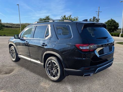 New 2026 Honda Pilot Touring image 3