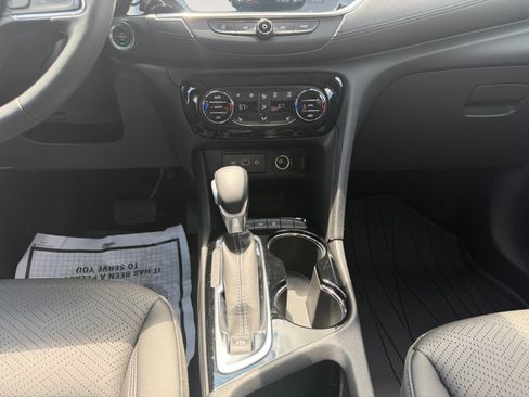 Used 2023 Buick Encore GX Essence w/ Experience Buick Package AWD/4WD image 11