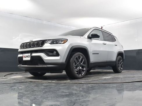 New 2026 Jeep Compass Latitude image 44