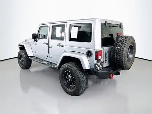 Used 2013 Jeep Wrangler Unlimited Sahara w/ Connectivity Group image 5