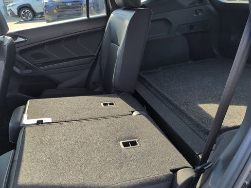 Used 2022 Volkswagen Tiguan SE R-Line image 63