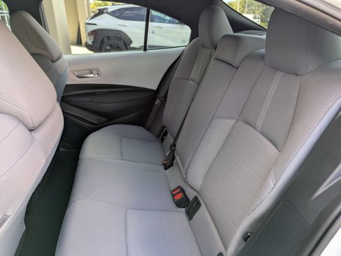 Used 2023 Toyota Corolla SE image 16