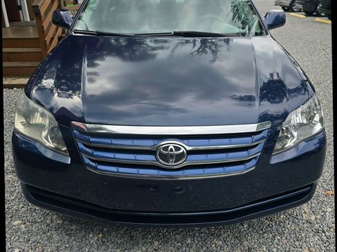 Used 2005 Toyota Avalon XL FWD image 2