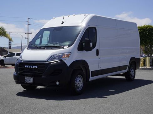 Used 2025 RAM ProMaster 2500 w/ Convenience Group FWD image 8